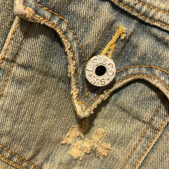 Levi's Light Wash Distressed Denim Crop Jacket - Picture 6 of 8